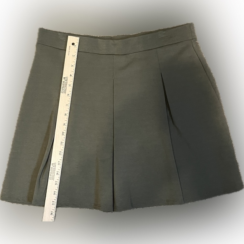 ModCloth Olive Green Pleated Mini Skirt size L - Picture 4 of 10